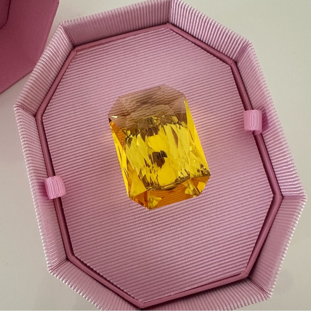 Atelier Swarovski Lucent cocktail ring
Octagon cut, Yellow - Picture 9 of 14